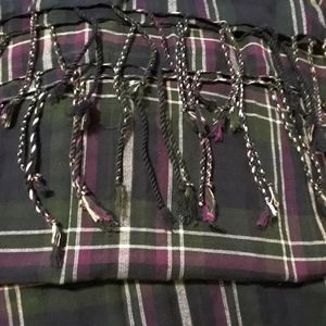 Perfect gift  !    'LL Bean beautiful multi.color scarf